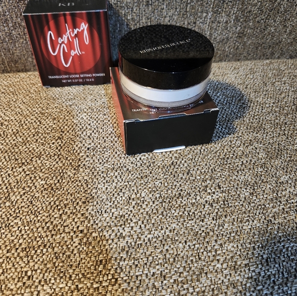 Spa candles and makeup - Picture 9 of 13